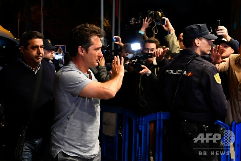 リベルタ決勝控えるボカがマドリード到着、ファンから歓迎受ける 写真9枚 国際ニュース：AFPBB News