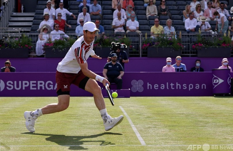 マレーが復帰戦に快勝、試合後には涙 シンチ選手権