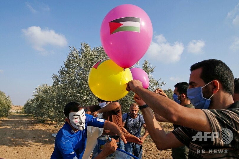 イスラエルがガザ空爆、「風船爆弾」に報復 漁業水域削減や燃料輸送中止も