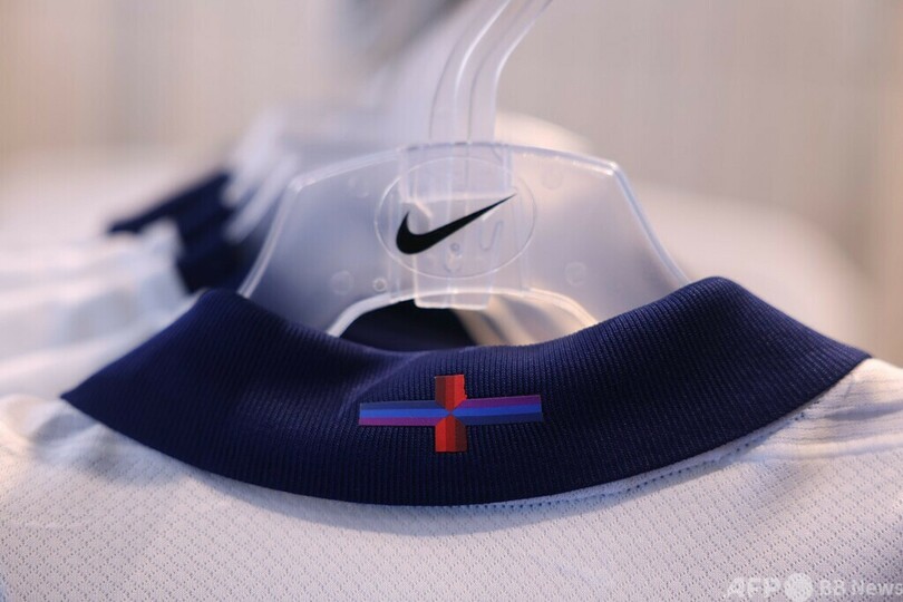 イングランド代表の新ユニ、十字の色変更で怒りの声