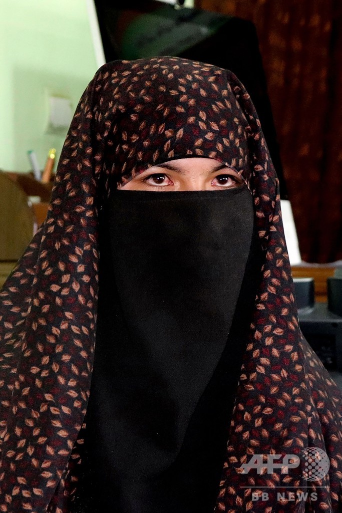 タリバン射殺した15歳少女、襲われれば「また戦う」 SNSに称賛の声殺到 タリバン射殺した15歳少女、襲われれば「また戦う」 SNSに称賛の声殺到