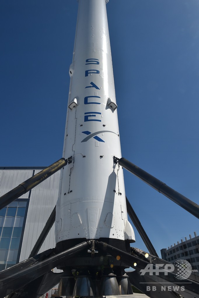 スペースX、衛星64基の同時打ち上げに成功 米史上最多 スペースX、衛星64基の同時打ち上げに成功 米史上最多