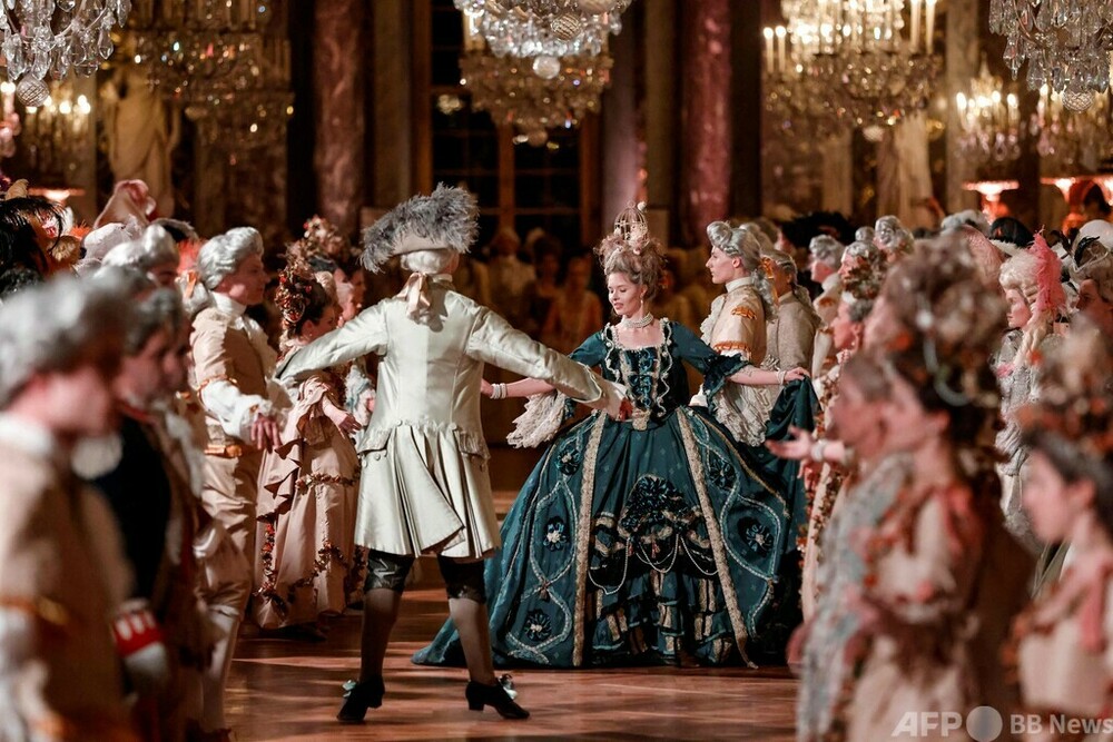 ベルサイユ宮殿でバロック風舞踏会 仏王朝の栄華を再現 写真28枚 国際