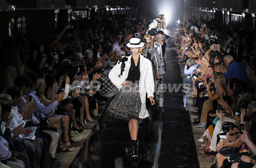 12年春夏パリコレクション＞ジョン・ガリアーノ 写真30枚 ファッション