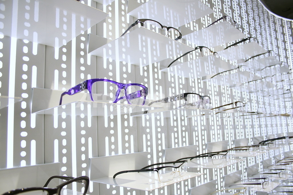 SATC2でサラが着用、ファッションピープルも大注目のMYKITA