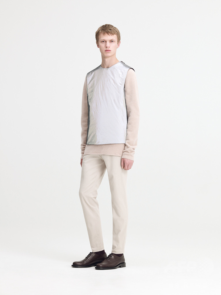 「COS」2016 年秋冬ウィメンズ＆メンズコレクション