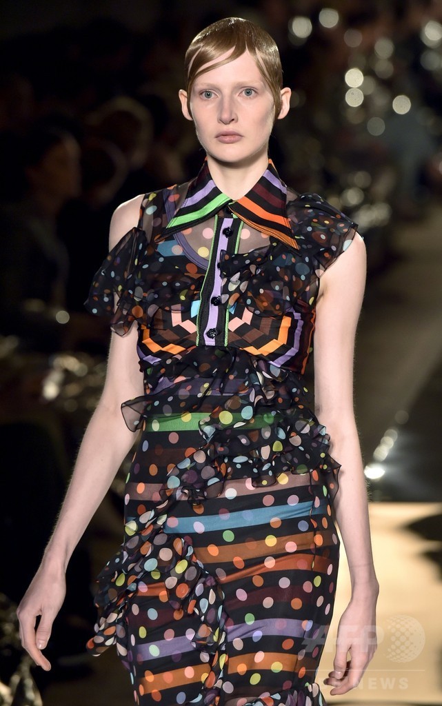 「ジバンシィ」17年春夏