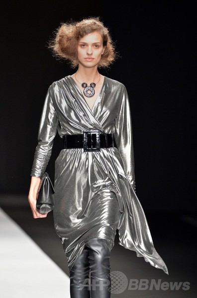 ＜14/15年秋冬東京コレクション＞タエ・アシダ