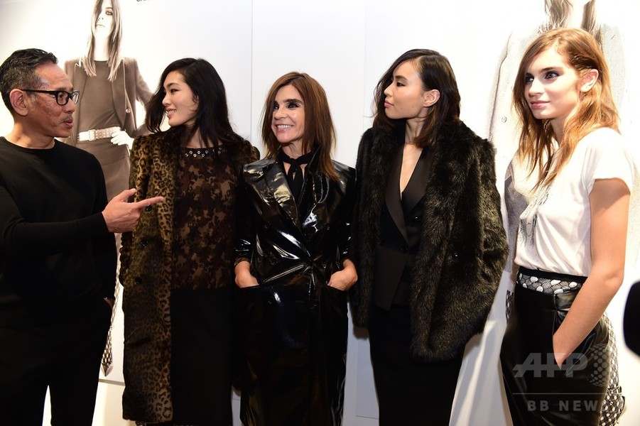 カリーヌ・ロワトフェルド来日、ユニクロコラボ29日発売開始へ