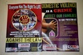 パプアニューギニア・エンガ州の警察に張られた、魔女狩りやドメスティックバイオレンス（DV)への注意喚起を呼び掛けるポスター（2018年11月20日撮影）。(c)PETER PARKS / AFP