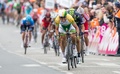 自転車ロードレース、第100回リエージュ～バストーニュ～リエージュ（100th Liege-Bastogne-Liege）。集団の先頭に立つオリカ・グリーンエッジ・サイクリングチーム（Orica GreenEDGE Cycling Team）のサイモン・ゲランス（Simon Gerrans、2014年4月27日撮影）。(c)AFP/BELGA/BENOIT DOPPAGNE