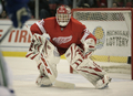 ゴールを守るレッドウィングスのゴーリー、ドミニク・ハシェック（%%Dominik Hasek%%）。(c)AFP/Getty Images/Claus Andersen
