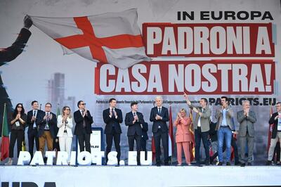 右派政治同盟「欧州の愛国者」 オルバン氏敗北後初の集会