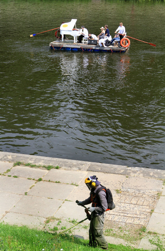 水上のピアニスト、真夏の演奏会 リトアニア
