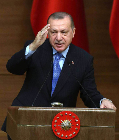 クルド勢力、イラク北西部から撤退へ トルコが攻撃を警告