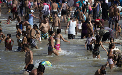 イスラム組織幹部の60代男女に「ビーチセックス」疑惑、モロッコ