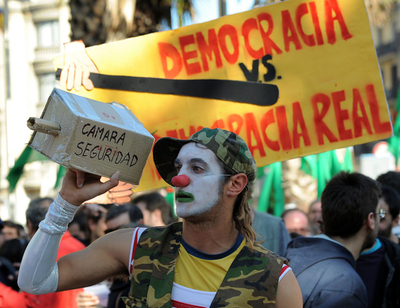 世界各地でメーデーのデモ、高い失業率などに抗議