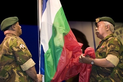 フランス国旗でサッカー応援したら逮捕、理由はインドネシア警察の勘違い