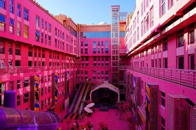 中国で「ドーパミン」が新しい消費ポイント 「カラー・エコノミー」がついに登場