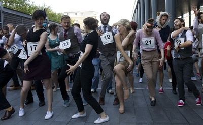  「チャールストン」で世界記録に挑戦、英ロンドン