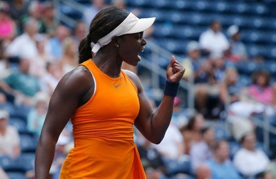 全米連覇狙うスティーブンズが初戦突破、「騒々しい」新コートも攻略