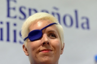 右目失明のデ・ビロタ、順調に回復し運転も再開