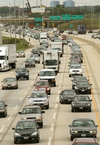 高速道路の大気汚染、脳にダメージ 米研究