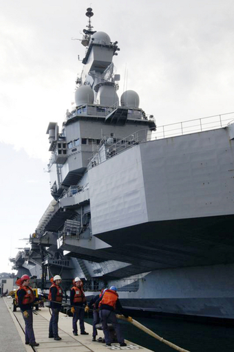 多国籍軍、カダフィ大佐の拠点を空爆