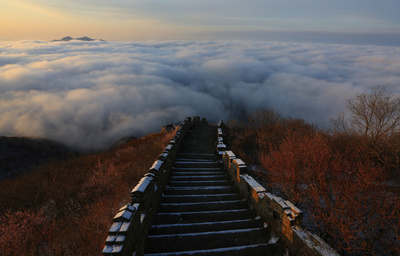 雲海の城 北京の慕田峪長城
