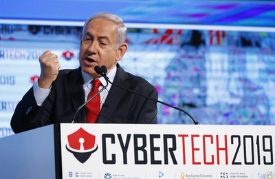 「我々は屈さない」