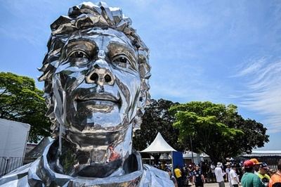 セナ氏の彫像、めいが制作 ブラジルでF1開催50回記念