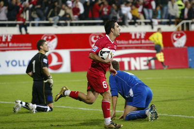 トルコ ホームでボスニア・ヘルツェゴビナを下す、W杯予選