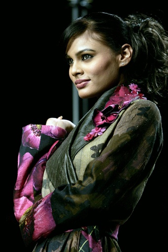 ＜07/08年秋冬インド・ファッション・ウィーク＞Shantanu Goenka、新作を発表 - インド