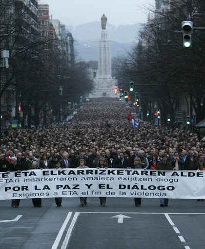ETAのテロに抗議、平和集会開催 - スペイン