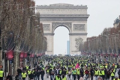 仏「黄色いベスト」運動、大みそかも抗議実施へ 1月の「大規模動員」も警告