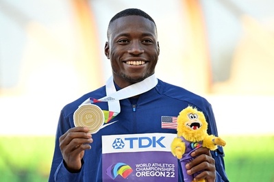 ホロウェイが波乱の110mハードル制す 米国勢が金連発 世界陸上