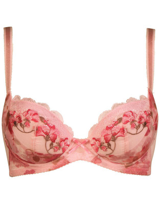 着やせとバストアップを両立 ワコール 約束のブラ 写真8枚 ファッション ニュースならmode Press Powered By Afpbb News