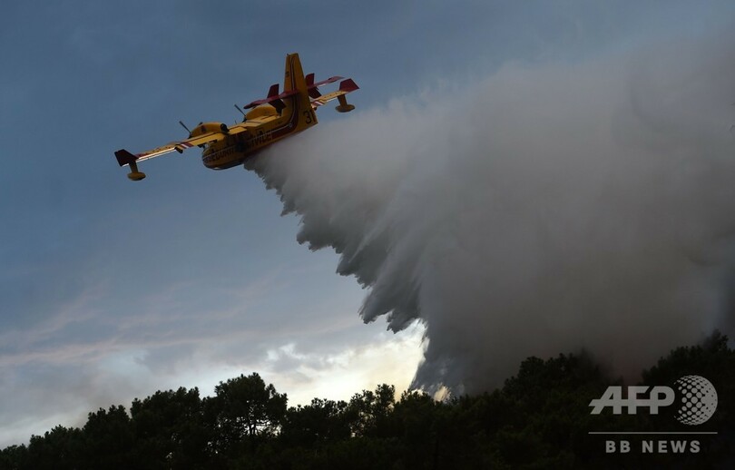 フランス南西部で森林火災 熱波でさらなる火事に警戒