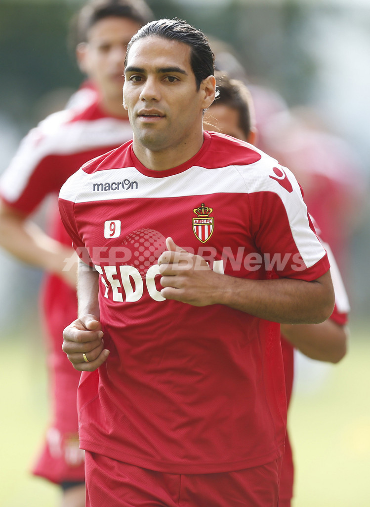 ファルカオ、年齢詐称のうわさを否定