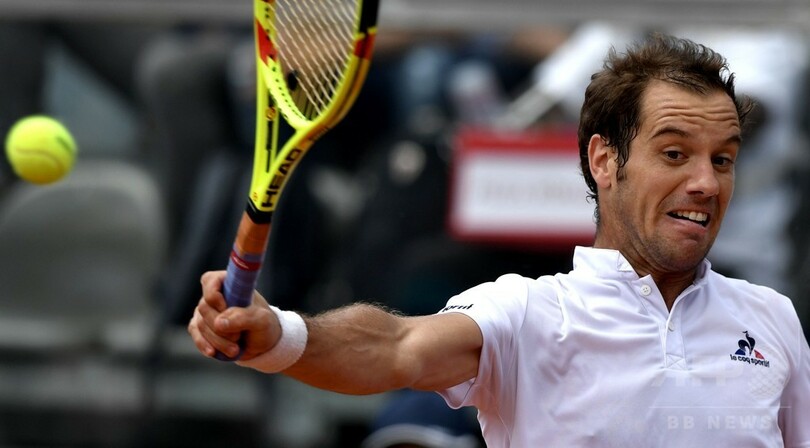 錦織がガスケに連勝！ 準々決勝はフェデラー破った若手と イタリア国際