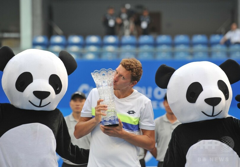 イストミンが成都OP優勝、バグダティスが無念の途中リタイア