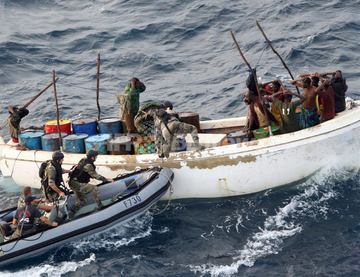 西アフリカ沖で海賊がタンカー襲撃、ウクライナ人乗組員が死亡 西アフリカ沖で海賊がタンカー襲撃、ウクライナ人乗組員が死亡