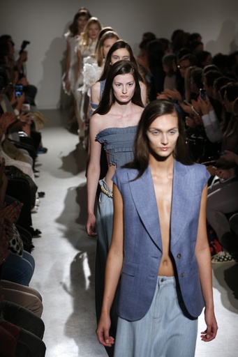 未完成の美しさを表現、「ヴェロニク・ブランキーノ」15年春夏 写真21