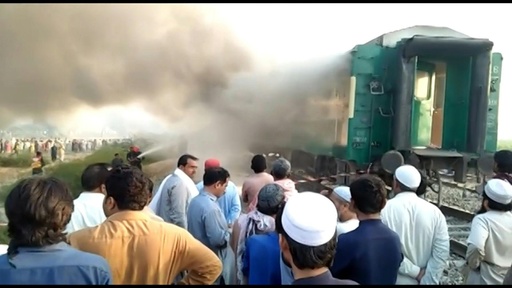 パキスタンで列車火災、死傷者100人超 乗客の調理が原因か