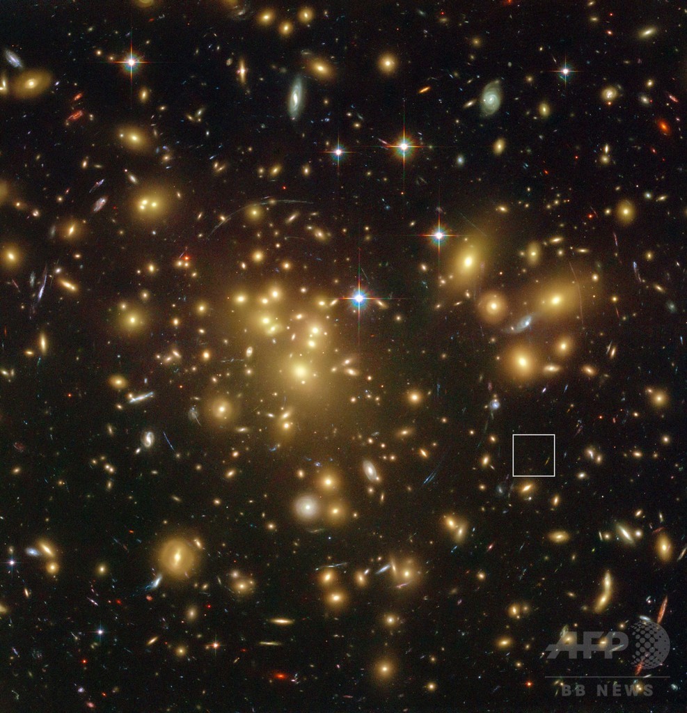 最古の銀河で宇宙塵を初観測、初期の星形成探る手掛かりに 最古の銀河で宇宙塵を初観測、初期の星形成探る手掛かりに