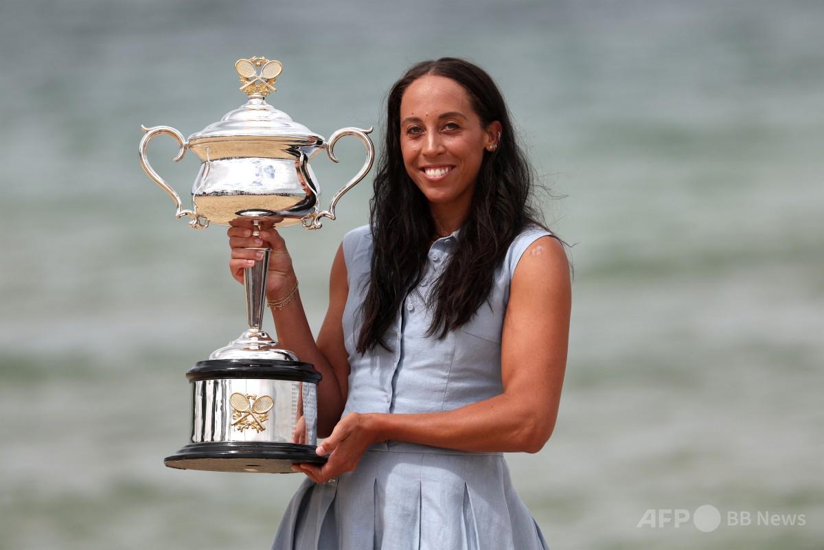 全豪OP制覇のキーズ メルボルンのビーチで写真撮影 写真8枚 国際