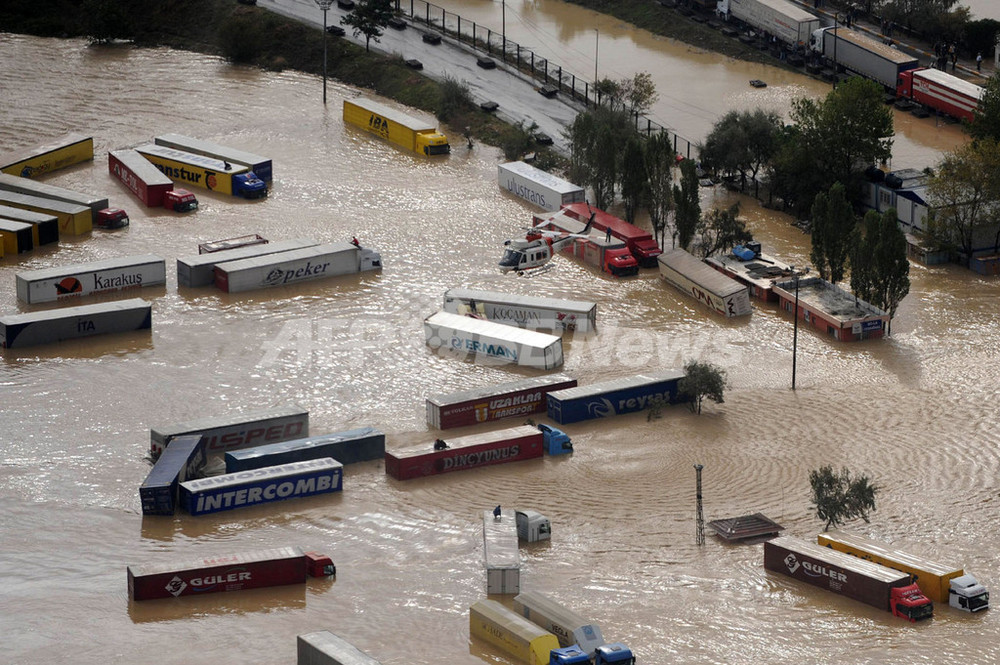 トルコ イスタンブールで大洪水 31人死亡 写真13枚 国際ニュース Afpbb News