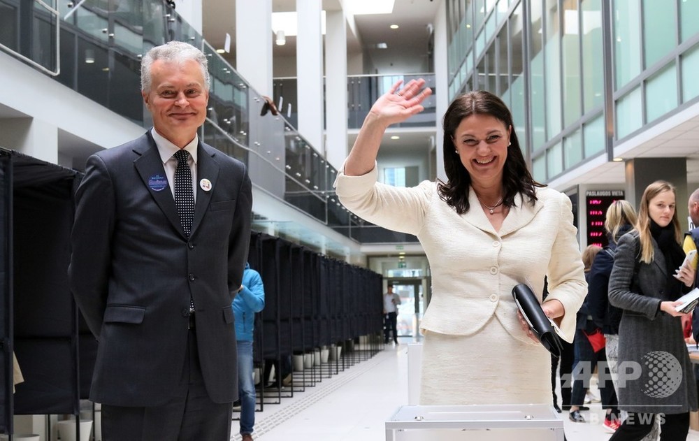 リトアニア大統領選、2候補が決選投票へ 格差と貧困対策が焦点 写真6枚 国際ニュース：AFPBB News