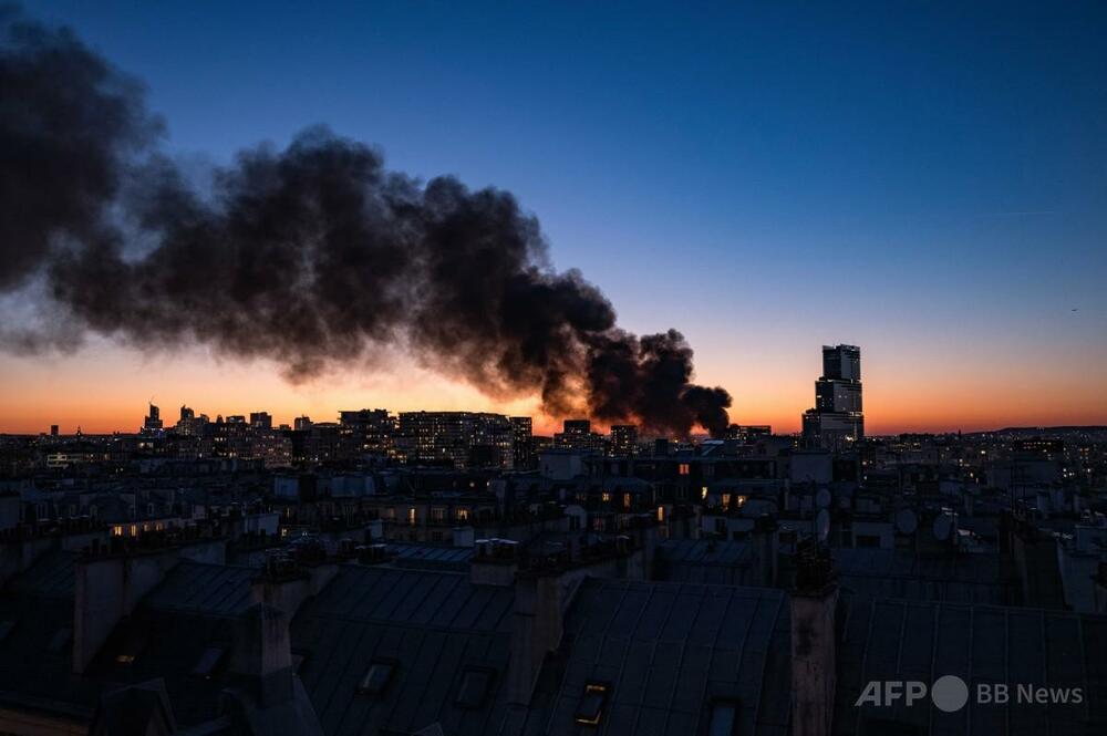 仏パリのごみ処理工場で大規模火災 消防士200人出動 写真12枚 国際ニュース:AFPBB News