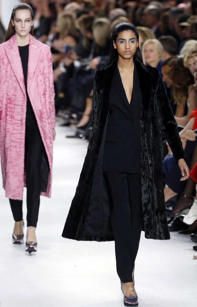 ＜14/15年秋冬パリコレクション＞クリスチャン ディオール